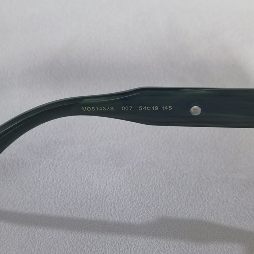 Moschino Green Gradient Sunglasses For Men And Women - Picture 6 of 10